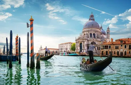 Venice Tour Gondola Ride on the Grand Canal in Venice