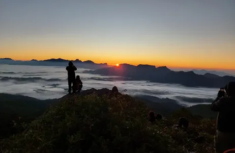 Brasil Tour Nascer do Sol no Morro Samambaia