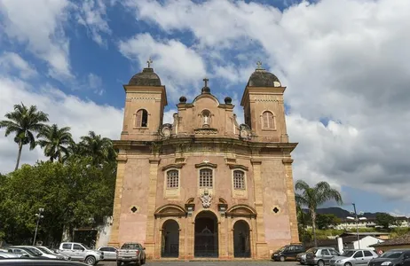 Ouro Preto Tour Passeio em Mariana com mina da passagem