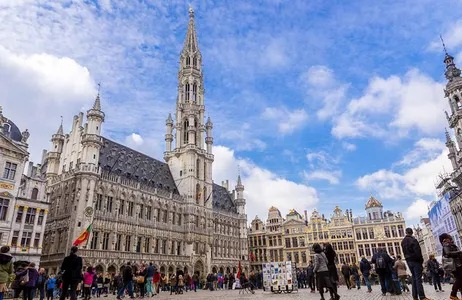 Private Tour in Portuguese with Local Friend in Brussels (4 hours)