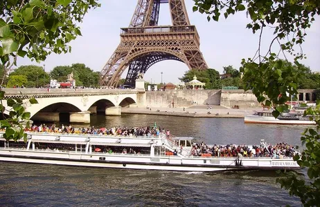 Scenic cruise along the River Seine