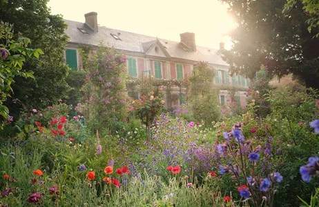 Paris Tour Visita ao Castelo de Varsailles e Giverny Monet