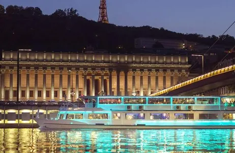 Lyon Tour Cruzeiro Noturno com Jantar em Lyon