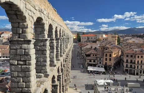 Madri Tour Regular Tour Segovia &amp; Ávila + Entrance to monuments 