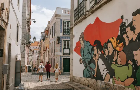 Lisboa Tour Passeio de Tuk Tuk de um dia por Chiado, Bairro Alto, Alfama e Graça e Belém com almoço saindo de Lisboa