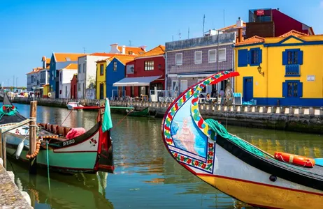 Porto Tour Passeio Aveiro e Costa Nova com Passeio de Barco Moliceiro