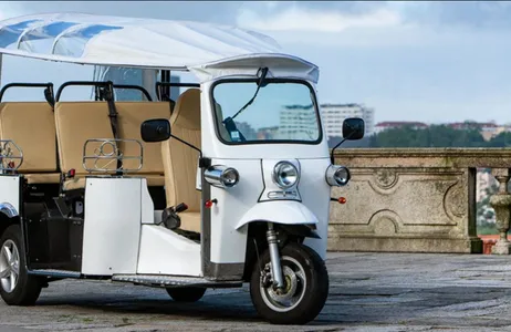 Porto Tour Passeio privativo TukTuk a Medida