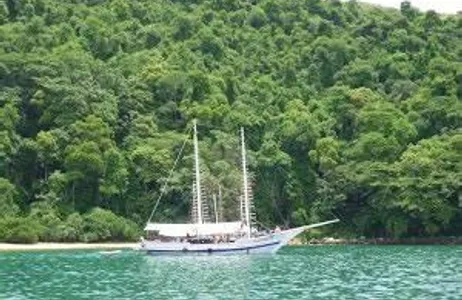 Paraty Tour Passeio de escuna com snorkelling em Paraty