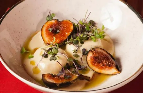 Romantic dinner for couples at the Magnolia restaurant. 