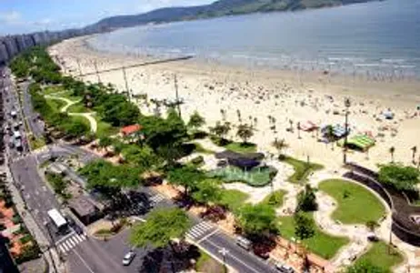 Visita guiada aos pontos turísticos da cidade de Santos-SP, litoral do Brasil. 