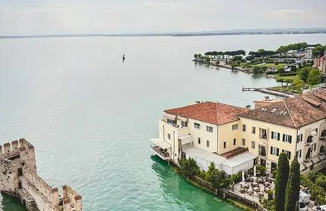 Sirmione Tour Tour por Sirmione com guia em português e fotos profissionais