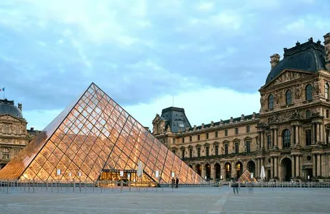 Paris Tour GUIA BRASILEIRO OFICIAL → Paris Essencial (8h)
