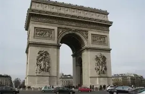 Paris Tour GUIA BRASILEIRO OFICIAL → Paris Essential (10h)