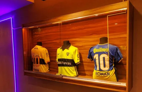 Vamos Boca Combo: Tourist Bus + Boca Juniors Museum + Lunch at Player No. 12