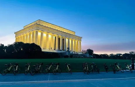 Monuments and Memorials Night Bike Tour