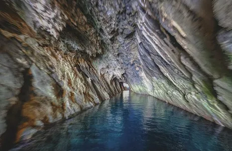 Descubra a Ilha de Capri e a Gruta Azul