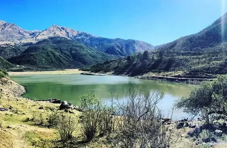 Lagoa Yala e fontes termais Reyes de Jujuy