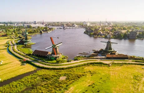 Discover Volendam, Marken and the Amsterdam Windmills in one all-inclusive day