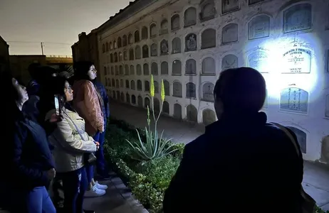 Passeio Noturno Presbítero Maestro: Cemitério do Terror