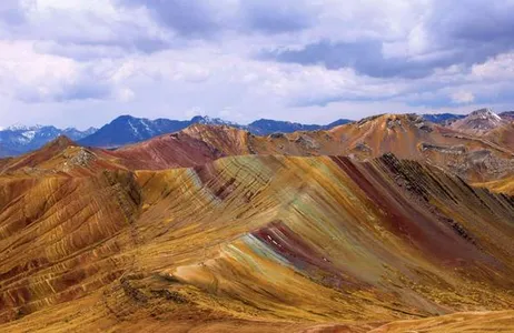 Palcoyo - Explore a irmã secreta das Montanhas Arco-Íris