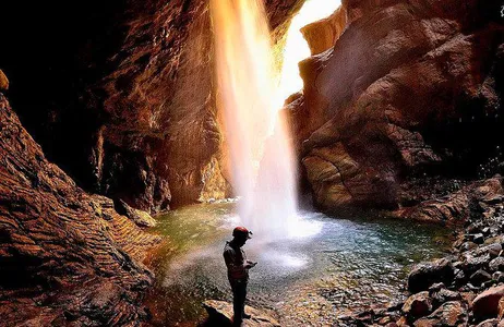 Explore o Centro da Terra: Cañon de Autisha