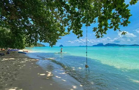 Koh Kradan e Caverna Morakot com guia que fala espanhol
