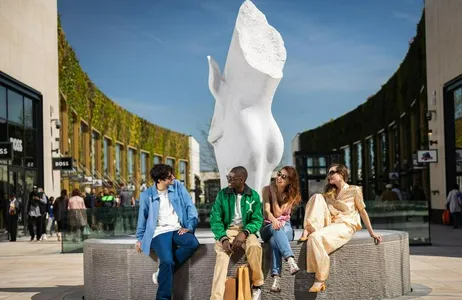 Giverny: Monet Foundation and Shopping at the McArthurglen Center