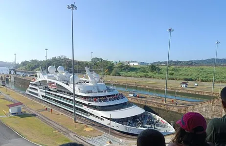 Discover the Panama Canal and Historic Center in a Unique Experience