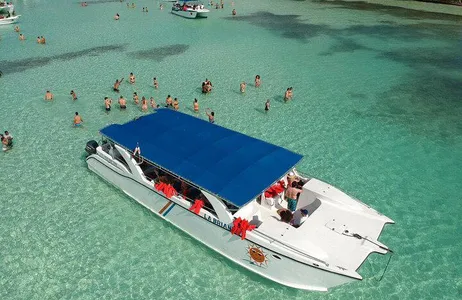 Bayahibe Catamaran: Saona Island Cruise with Lunch and Open Bar