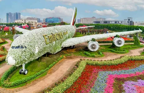Visit Dubai Miracle Garden and Global Village with private transfers