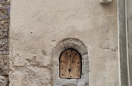 Guided tour of the Wine Shops and other secrets of Florence