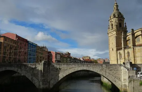 Bilbao: Glória, Tragédia e Renascimento - Um passeio pelo Centro Histórico