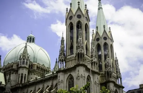 São Paulo Historical Combo: Secret Village + Complete Tour of the Sé Cathedral