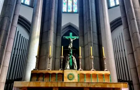 Complete tour of the Sé Cathedral in São Paulo.