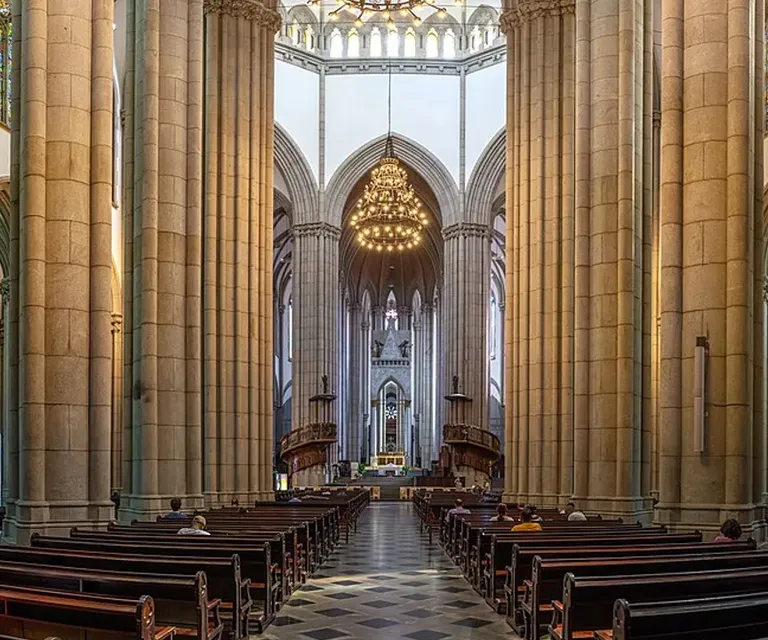 Tour completo na Catedral da Sé de São Paulo | Experiências com