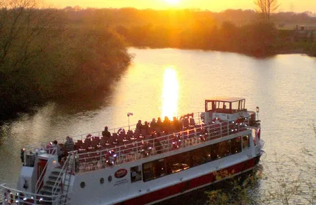York Ticket York: Passeio de barco no rio Ouse à noite