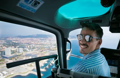 Barcelona Tour Viagem de barco em Barcelona e voo panorâmico de helicóptero