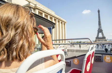 Paris Ticket Louvre: Entrada reservada e acesso a pintura Mona Lisa com ingresso hop on hop off 1 dia