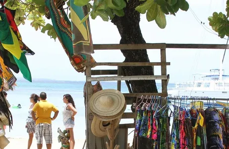 Ocho Rios Tour Catamarã Ocho Rios: Cachoeiras do Rio Dunn, mergulho com snorkel e bar aberto