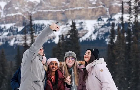 Improvement District No. 9 Ticket Lago Louise e Parque Nacional Yoho: Excursão de inverno saindo de Banff