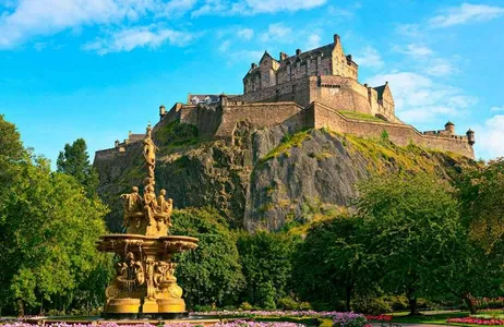 Edinburgh and Edinburgh Castle Tour and First Class Coach Tour