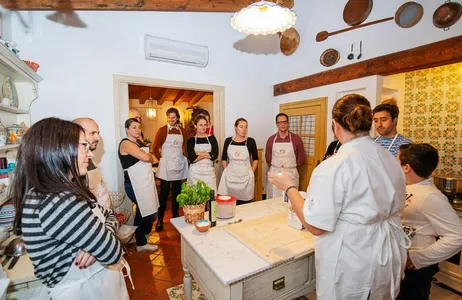Pequeno grupo 3 receitas em Sorrento com um cozinheiro local - almoço e vinho incluídos
