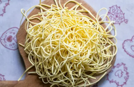Aula de massa fresca em pequenos grupos na casa de um morador local em Sorrento, com almoço incluído