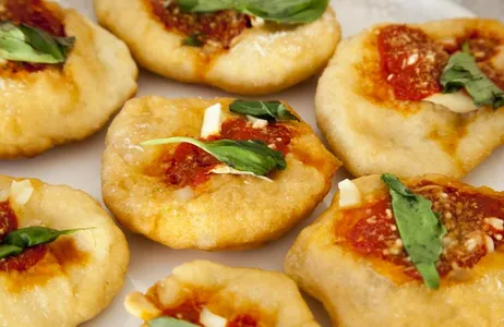 Pizza para pequenos grupos e aula de tiramisu na casa de um morador local com almoço em Sorrento
