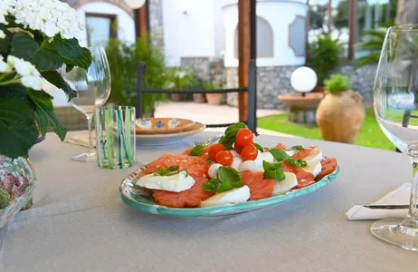 Recorrido gastronómico callejero en grupos pequeños por Lecce con un experto culinario local