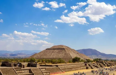 Guided tour with early access to Teotihuacán