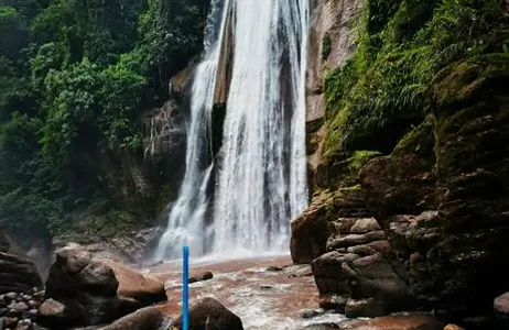 Adventure at the Devil's and Bride's waterfalls