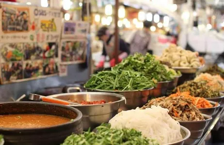 Um passeio noturno gastronômico e divertido a pé em Seul