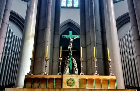 Full tour at the Cathedral of the Sé de São Paulo